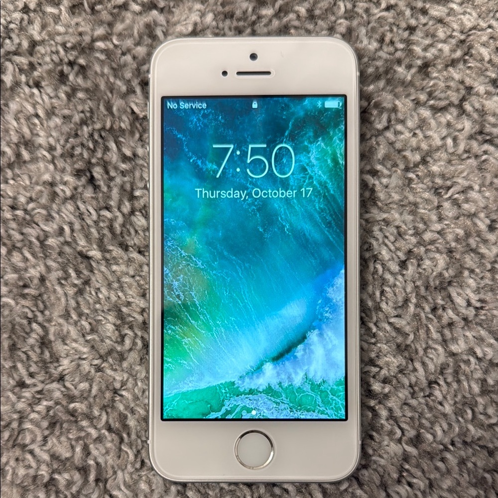 UN-used iPhone SE 12GB - Verizon - Model: MLM02LL/A